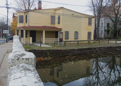 Calhoun Street Bridge Tenders House