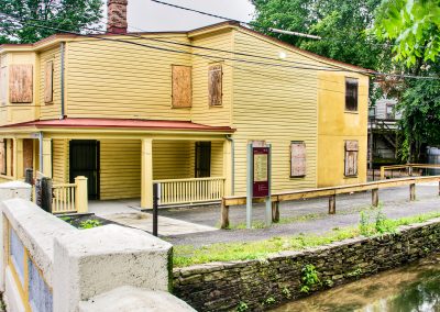 Calhoun Street Bridge Tenders House